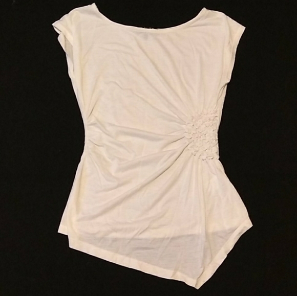NWOT Mandee Asymmetrical Creamy White Rouched Tee - Picture 16 of 16